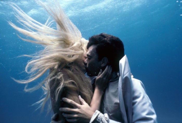 Поцелуй под водой