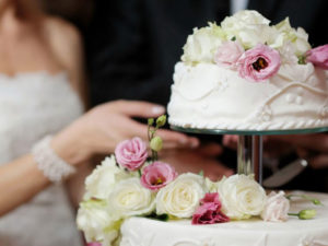 Торт с цветами на свадьбу 