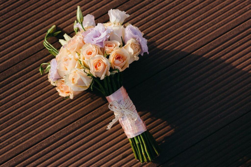 Свадебный букет из живых цветов